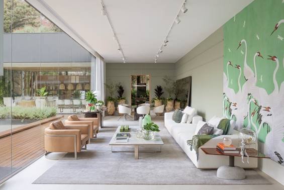 Artefacto Curitiba apresenta vitrines assinadas por Ivana Andrade e Maximiliano Scandelari