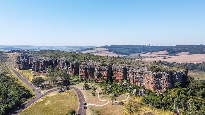 Conheça o Parque Vila Velha de uma forma diferente, a bordo do seu automóvel