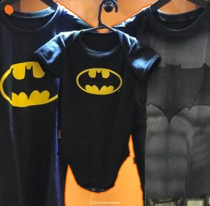 Batman invade vitrines do Catuaí Shopping