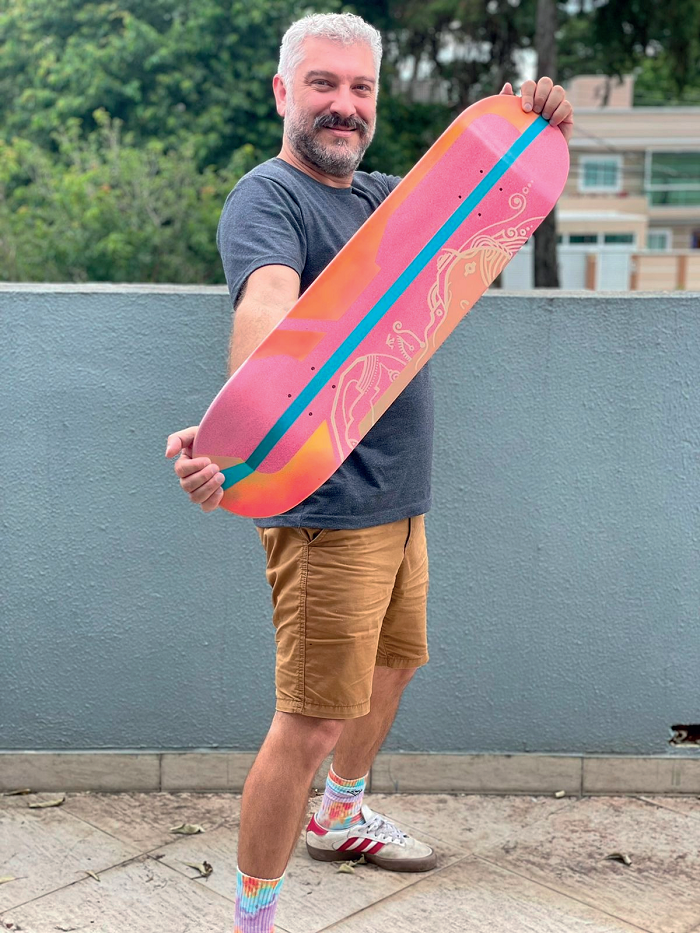 Choripan sorteia quatro shapes de skates para clientes