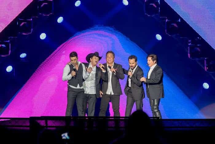 Turnê AMIGOS em Curitiba: falta um mês

