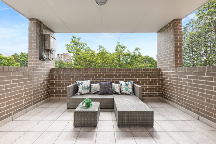 19-6-8 The Crescent - 02 - Web.jpg