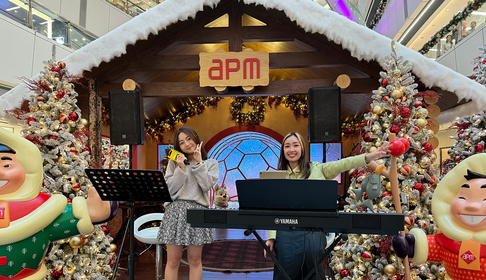 Union 樂隊成員Chloe 可頤獲觀塘APM 商場邀請,進行商演,在演出時拍下樂隊表演的時刻。