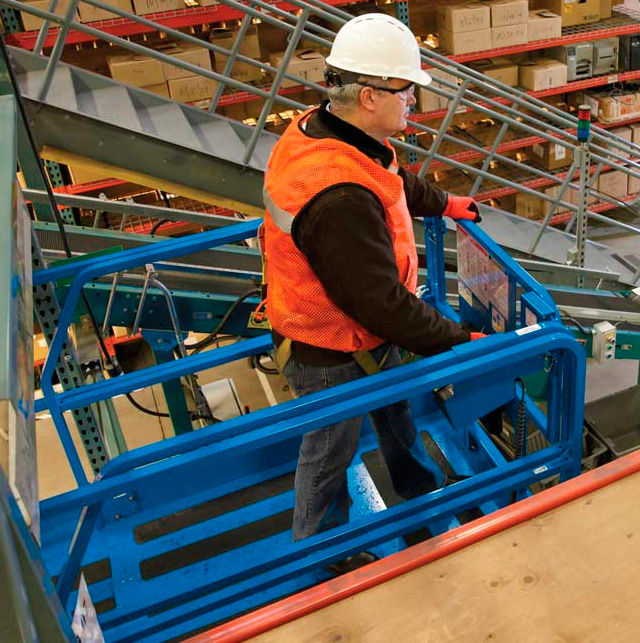 Thumbnail: Scissor Lift - Genie GS4047 Electric