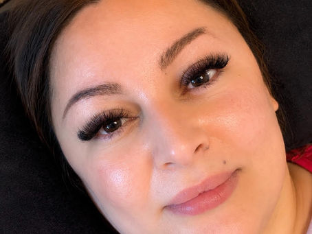10 Reasons to Get Eyelash Extensions