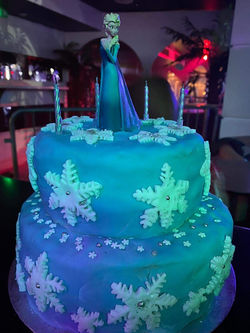 Frozen Birthday Parties with snow at Palm Beach Wellingborough