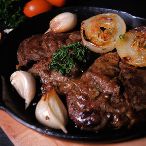 Bistec Encebollado - Onion Steak