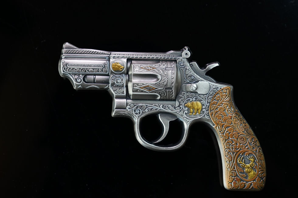 Miniaturbild: Revolver Gun 3D Shapped - 5oz .999 Silver Coin 3000 Francs CFA Cameroon 2024