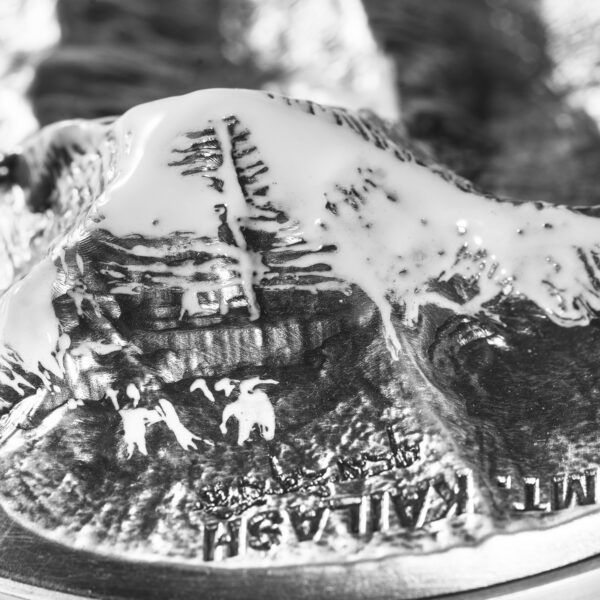 Miniatura: MT KAILASH - 2 oz .999 Antiqued Very High Relief Silver Coin - $5 Niue 2024