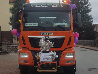 Teenies & Zuckerpuppen auf Faschingsumzug in Großweil