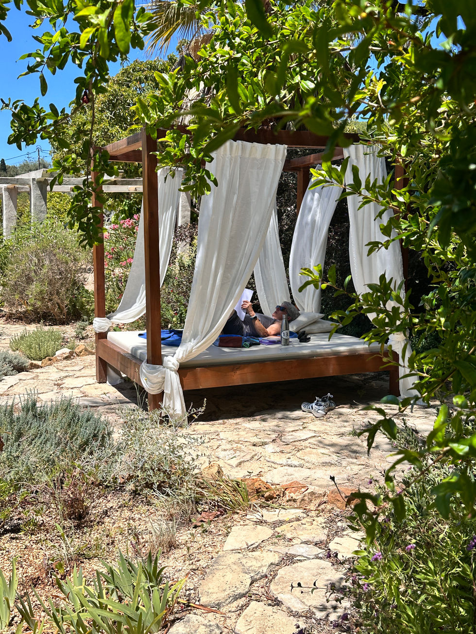 F48DE0FE-A64F-46AA-913C-486F159C3BA6