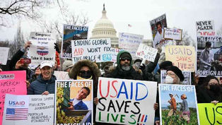 Americans protesting the USAID closure