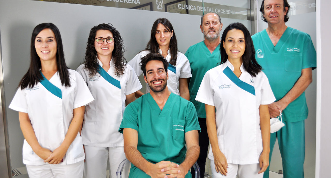 EQUIPO CLINICA DENTAL CACERENA