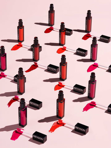 21-AD-0067_Revlon_Q3_Social_Content_SHOT_2_LIP_FOCUS_COLORSTAY_0 9_STACKED.jpg