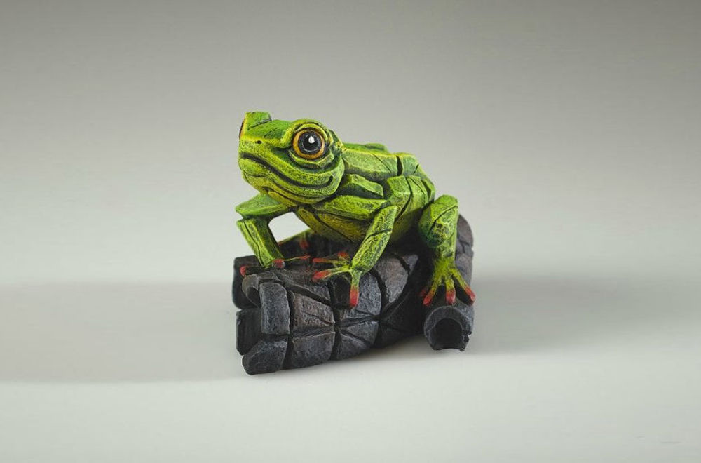 Edge Sculpture African Frog (Green) Figure