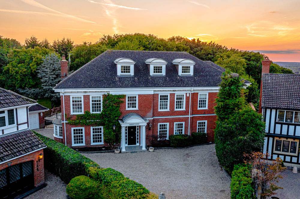 Video Tour Foxley Court Gilbert & Rose Estate Agents