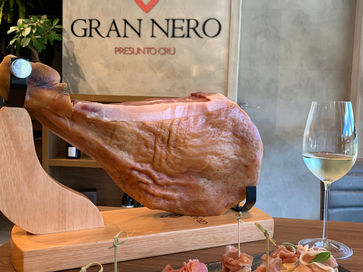 Enoturismo: Empório Gran Nero oferece experiências em torno do presunto cru e do vinho