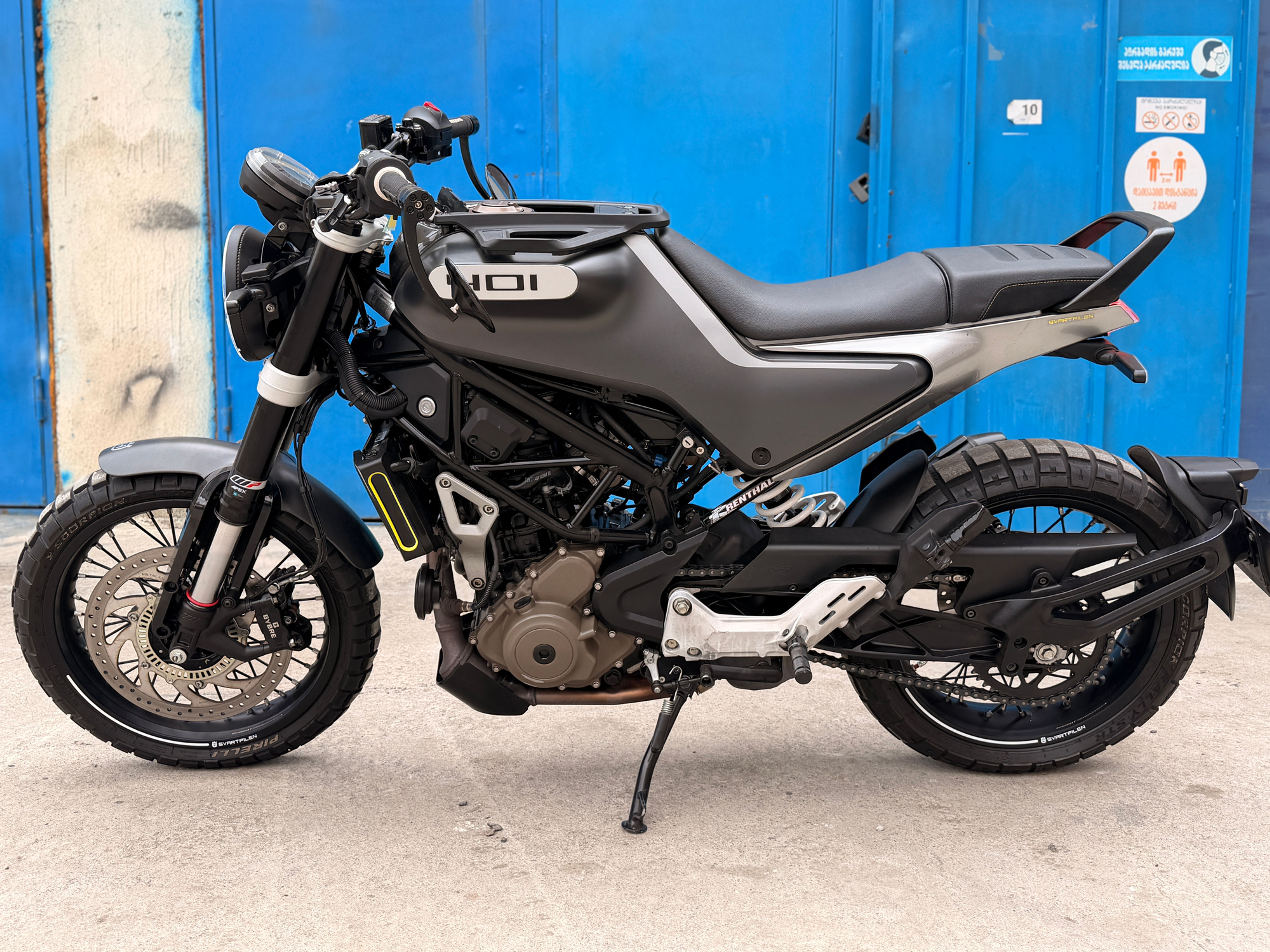 Husqvarna Svartpilen 401