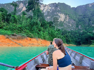 Evening boat ride near Praiwan Rafthouse on Cheow Lan Lake