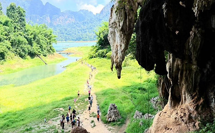 EXPLORE PRAKAI PHET CAVE
Visit Prakai Phet Cave (Diamond Cave) by longtail boat with your guide. Inside, the cave is known for limestone formations and mineral deposits that reflect light along parts of the cave walls.