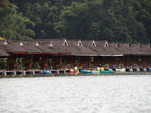 Praiwan Rafthouse floating on Cheow Lan Lake