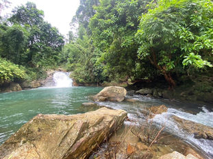 Ton Kloi Waterfall is located in Khao Sok National Park.