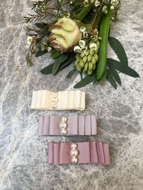 الصورة المصغرة: Bow Medium Dusty Pink Pearls