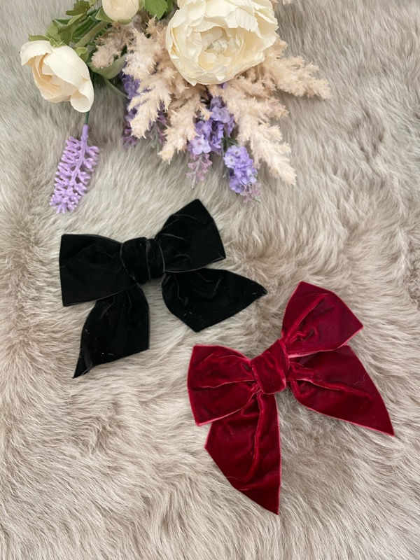 Thumbnail: Bow Velvet Green