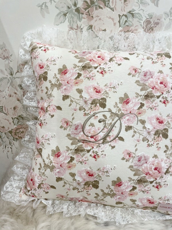 الصورة المصغرة: Personalised Cushion Lace