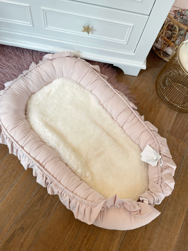 الصورة المصغرة: Sheepskin Crib Ivory