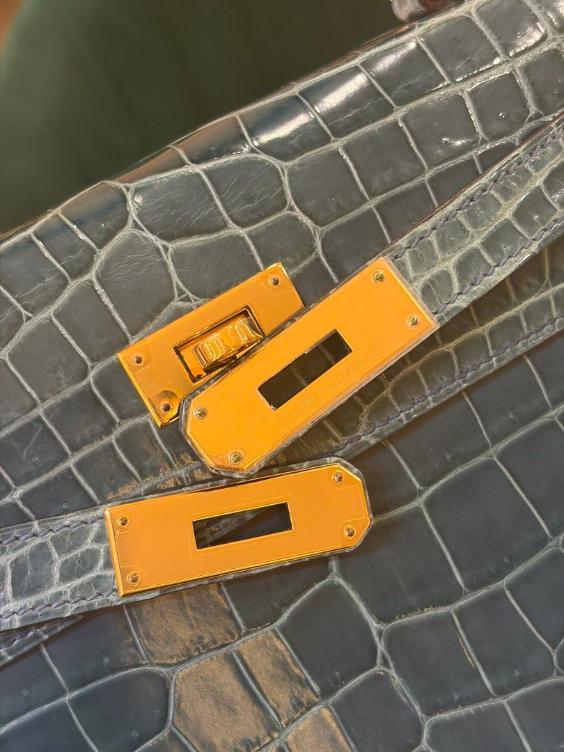 Thumbnail: Hermes Kelly 28 Sellier 1P Colvert Shiny Niloticus Crocodile Gold (CashS$38,000)