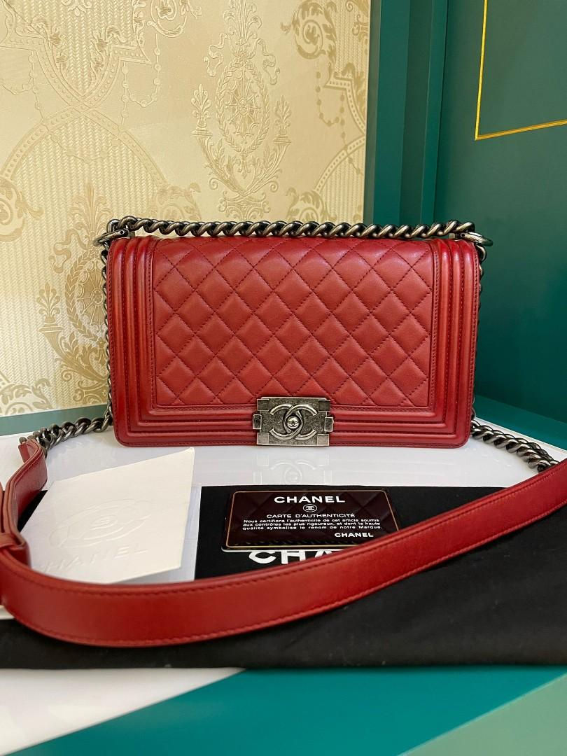 #18 Chanel Boy Old Medium Red Lamb RH2