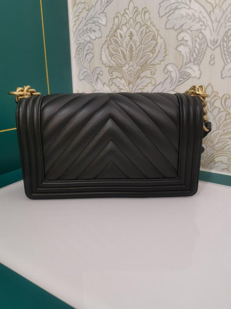 Thumbnail: #26 BNIB Chanel Boy old medium Black Calf with GHW