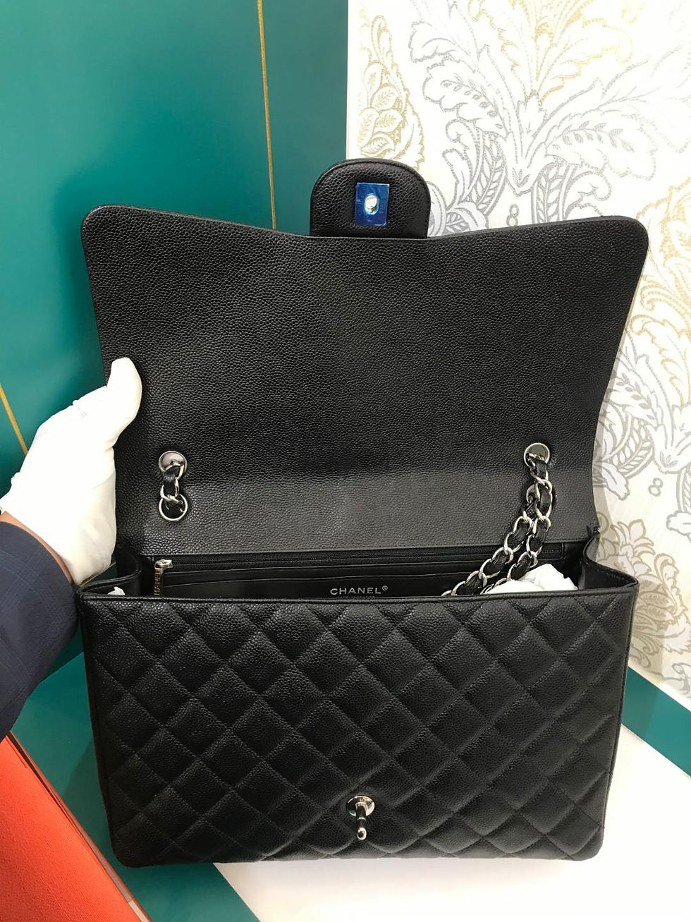 Thumbnail: Chanel Maxi Single Flap Black Caviar with SHW