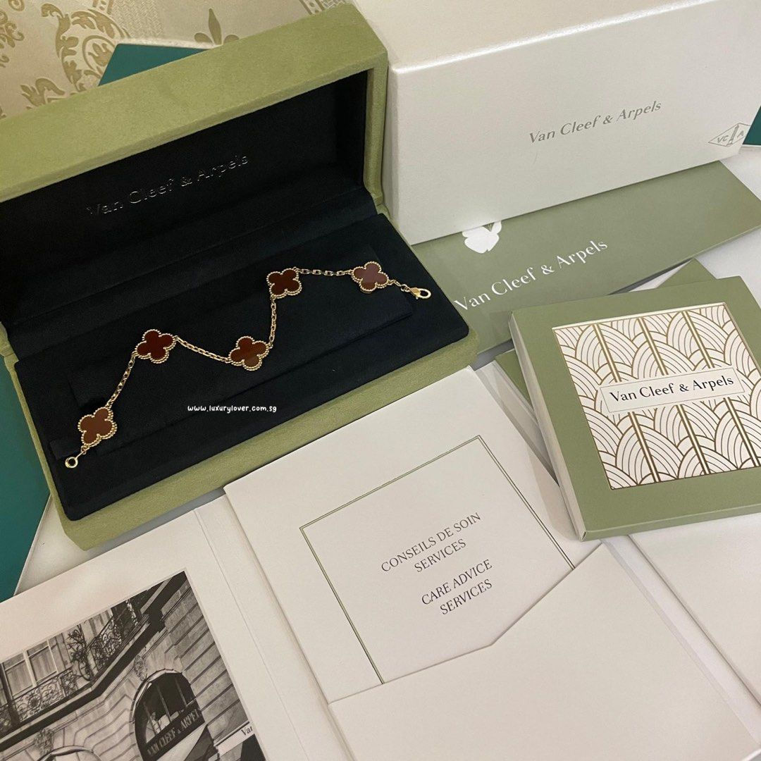 BNIB Van Cleef & Arpels Vintage Alhambra bracelet, 5 motifs