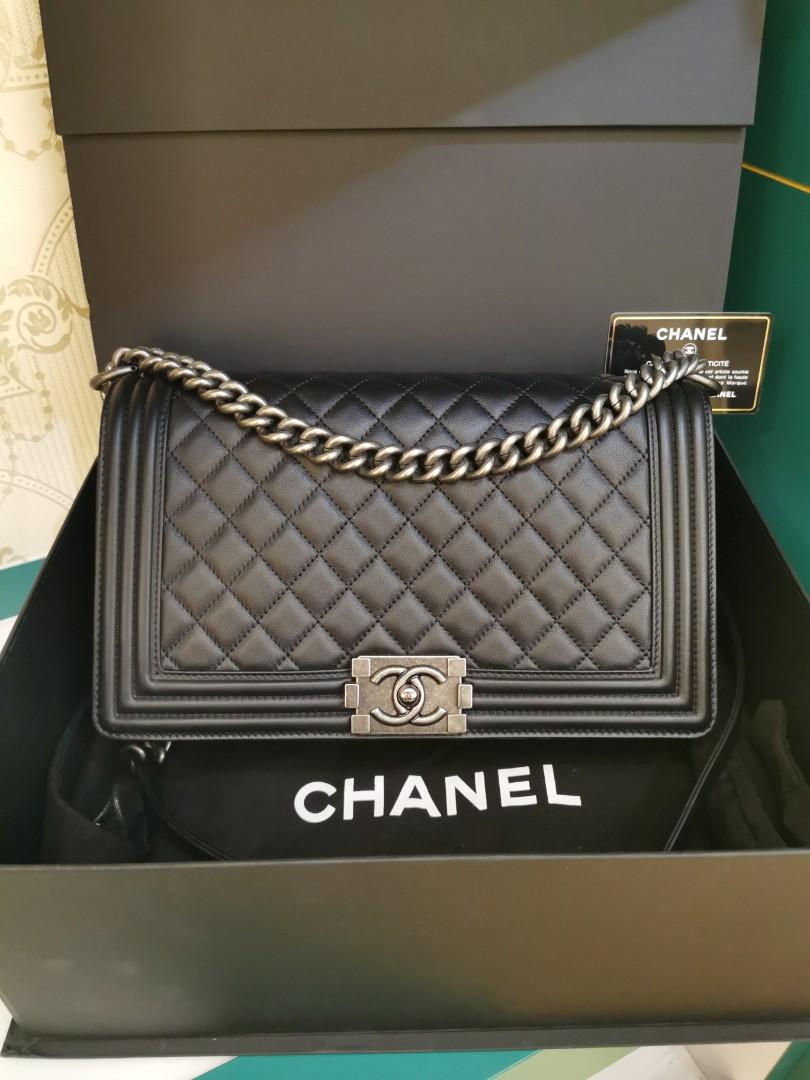 #24 LNIB Chanel Boy New Medium Black Calf RHW
