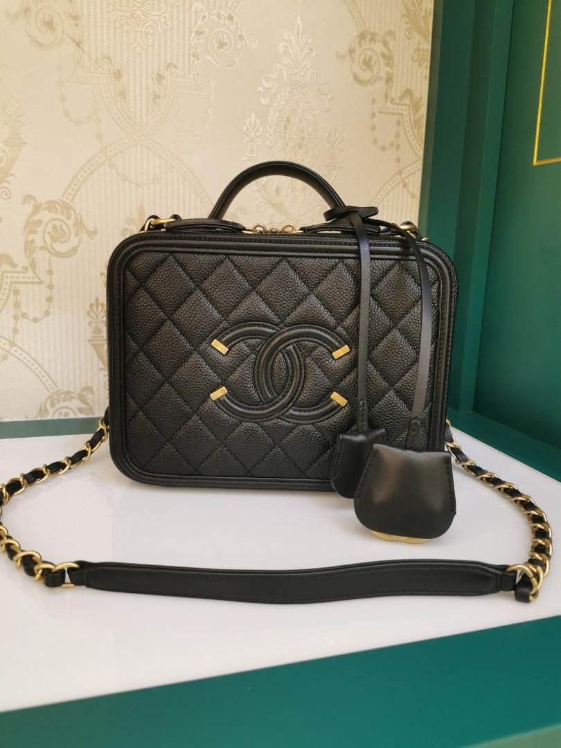 Thumbnail: #27 LN Chanel Vanity Case Medium Black Caviar GHW