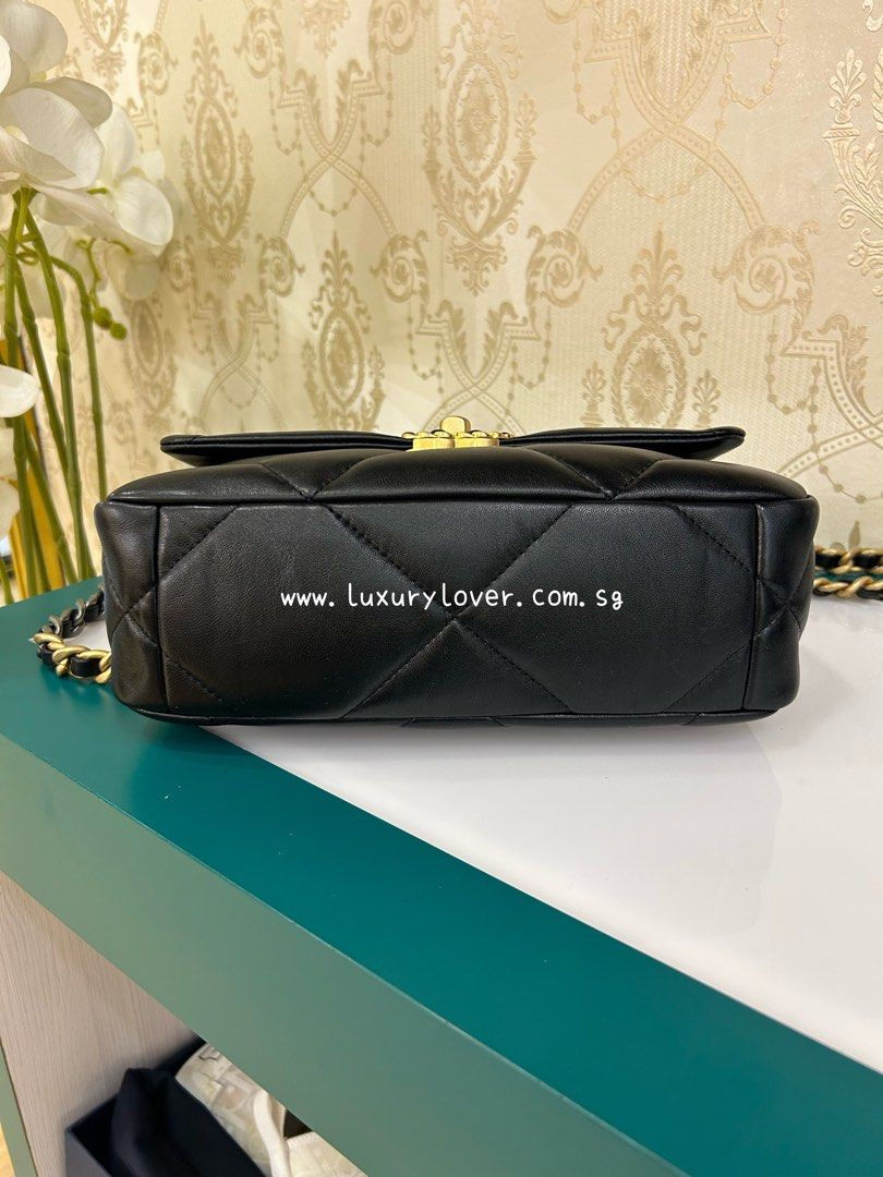 Thumbnail: LNIB Chanel 19 Bag Small Black Goatskin GHW