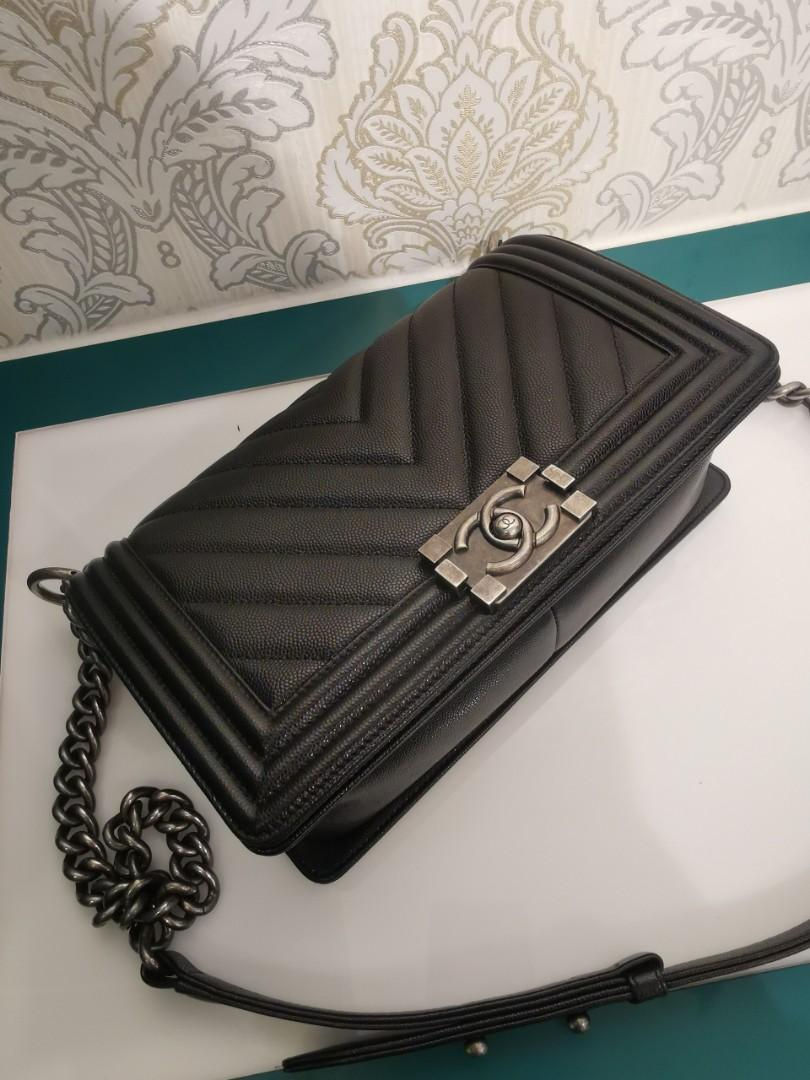 Thumbnail: LNIB Chanel Boy chevron Old Medium Black caviar with RHW