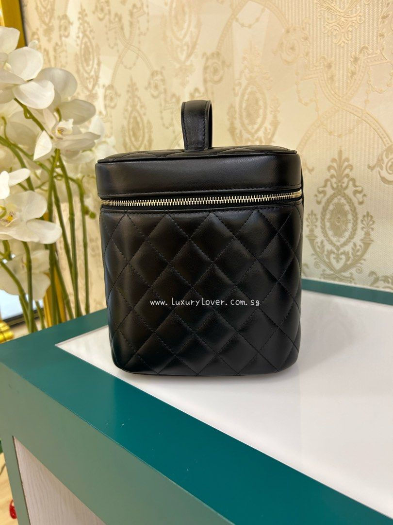 Thumbnail: #28 BNIB Chanel 19A Coco Beauty Classic Vanity Pouch / Case Black