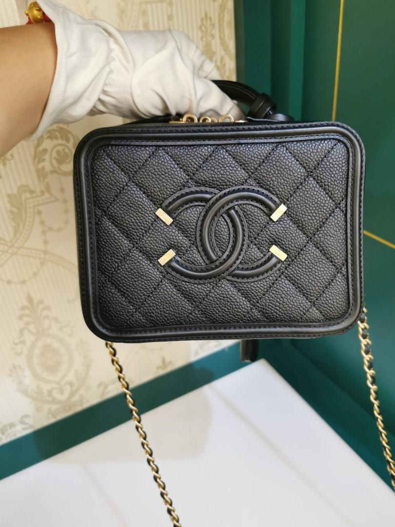 Thumbnail: #25 LNIB Chanel Vanity Case Small Caviar GHW