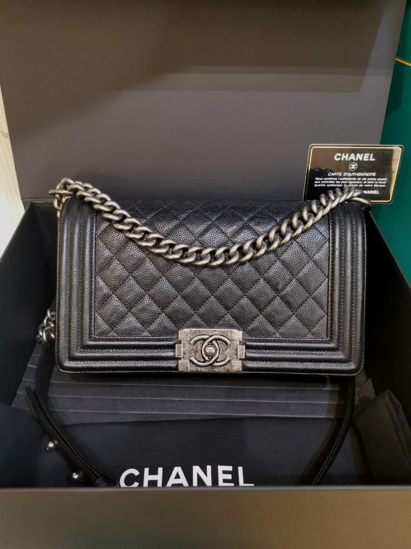 #23 Excellent Chanel Boy Old Medium Caviar Black RHW