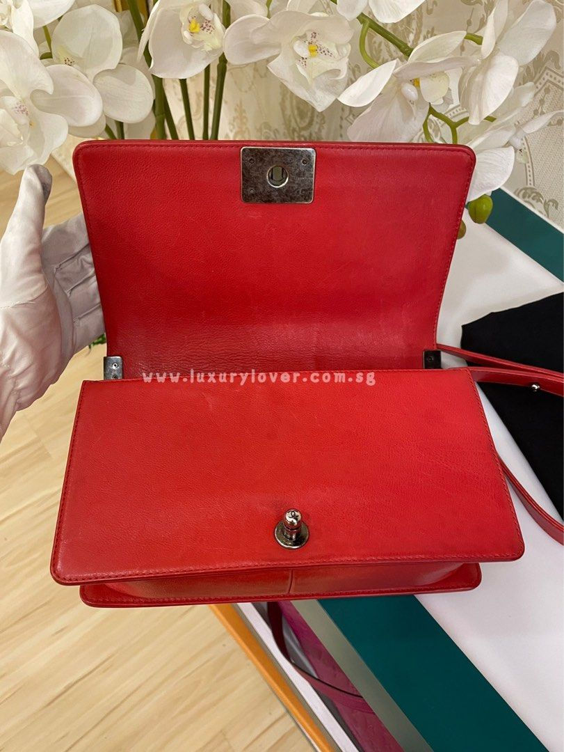 Thumbnail: #18 Chanel Boy Old Medium Red Calf RHW