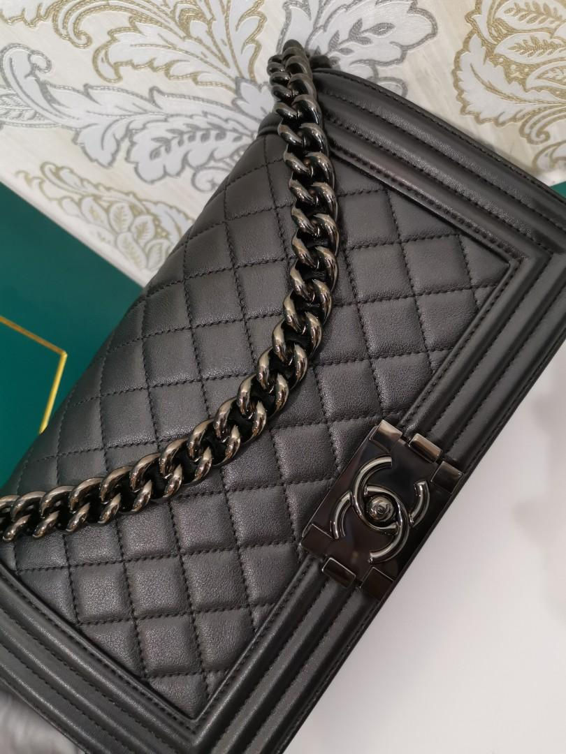 Thumbnail: #24 LNIB Chanel Old Medium So black Calf