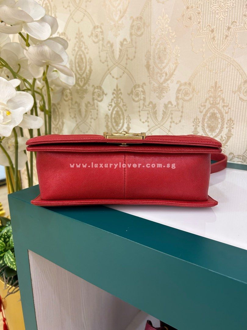 Thumbnail: #26 LNIB Chanel Boy Old Medium Red Iridescent Caviar GHW