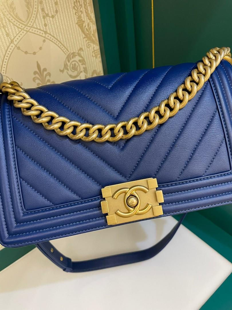 Thumbnail: #25 LNIB Chanel Boy Old Medium Chevron Blue Calf GHW