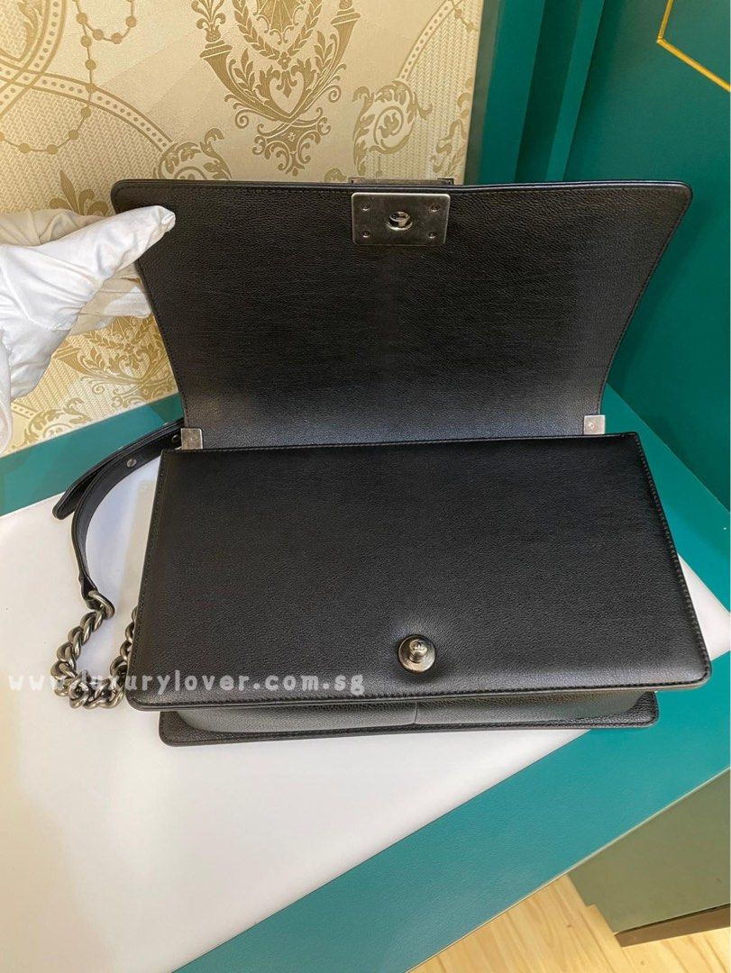 Thumbnail: #23 Chanel Boy New Medium Black Caviar RHW