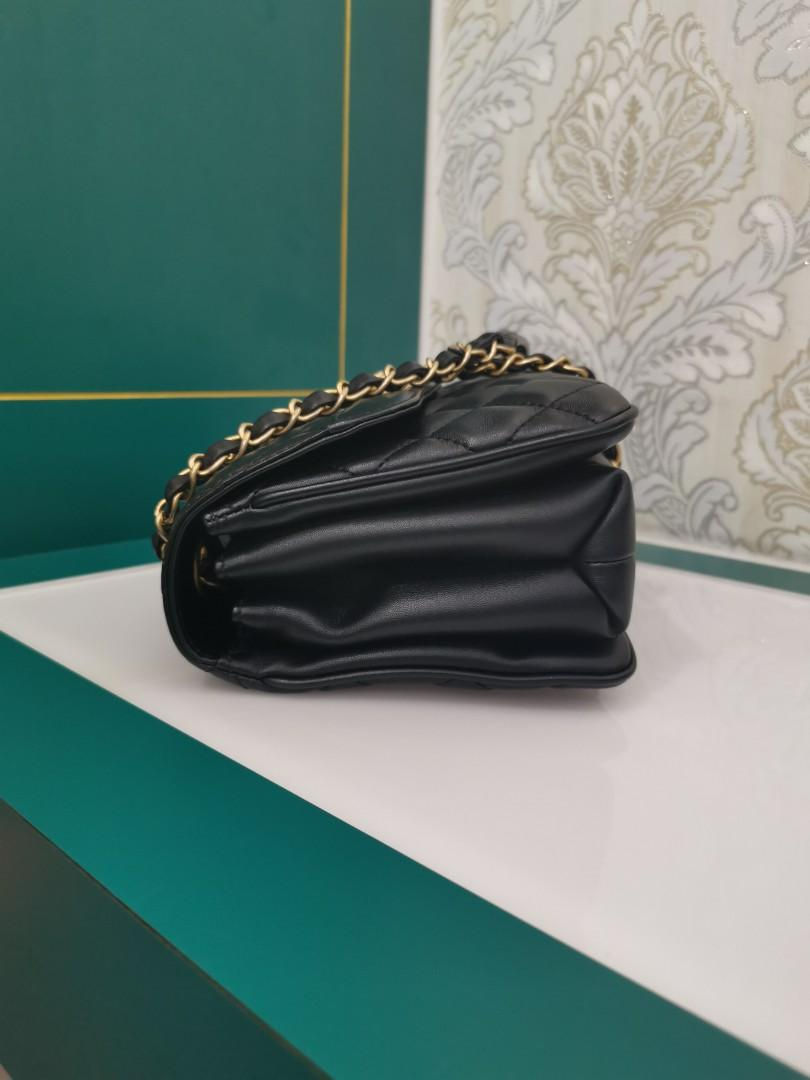 Thumbnail: #24 Like New Chanel Coco Vintage Flap Black Lamb GHW