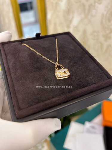 amulettes constance pendant