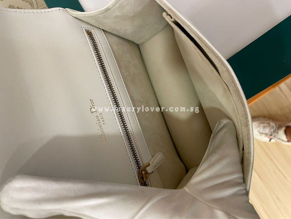 Thumbnail: Diorama Small Stud White Calf GHW